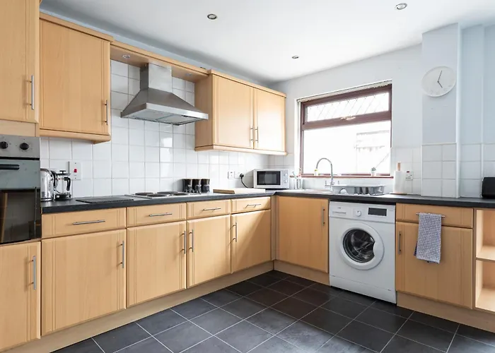 Belfast City - 3 Bedroom Cosy Home - Walking Distance To City