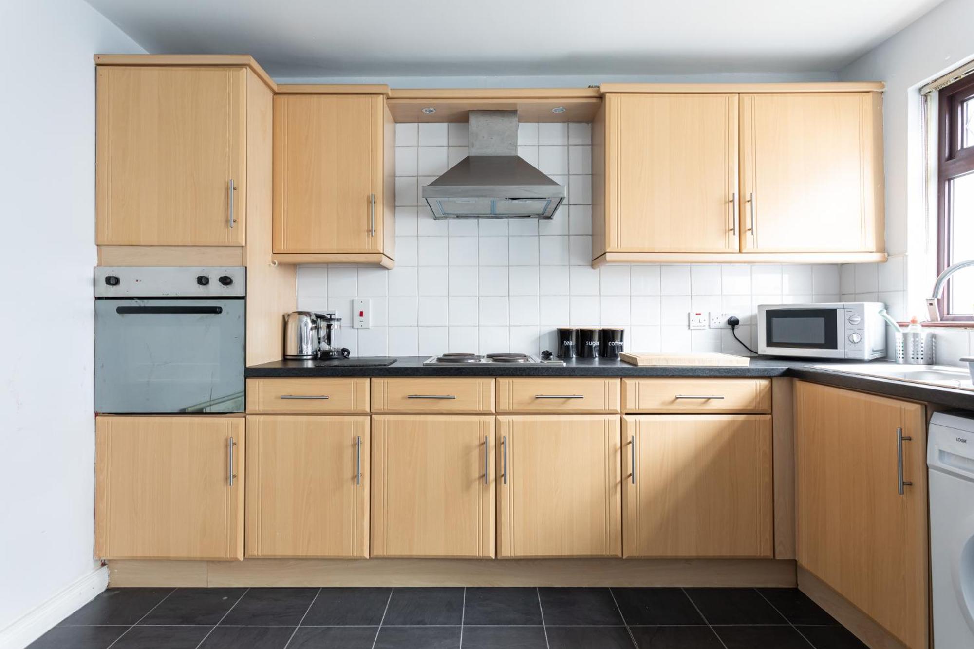 - 3 Bedroom Cosy - Walking Distance To Holiday home Belfast