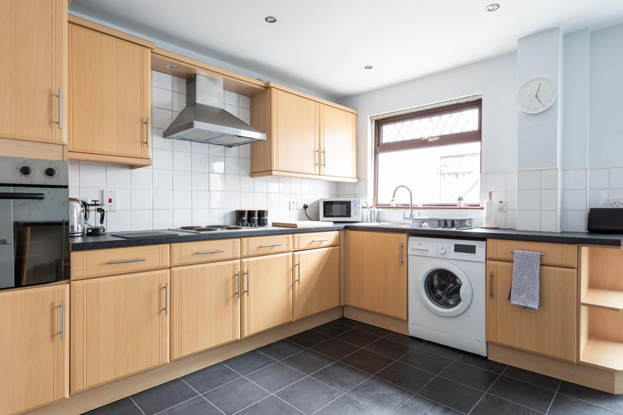 - 3 Bedroom Cosy - Walking Distance To Belfast
