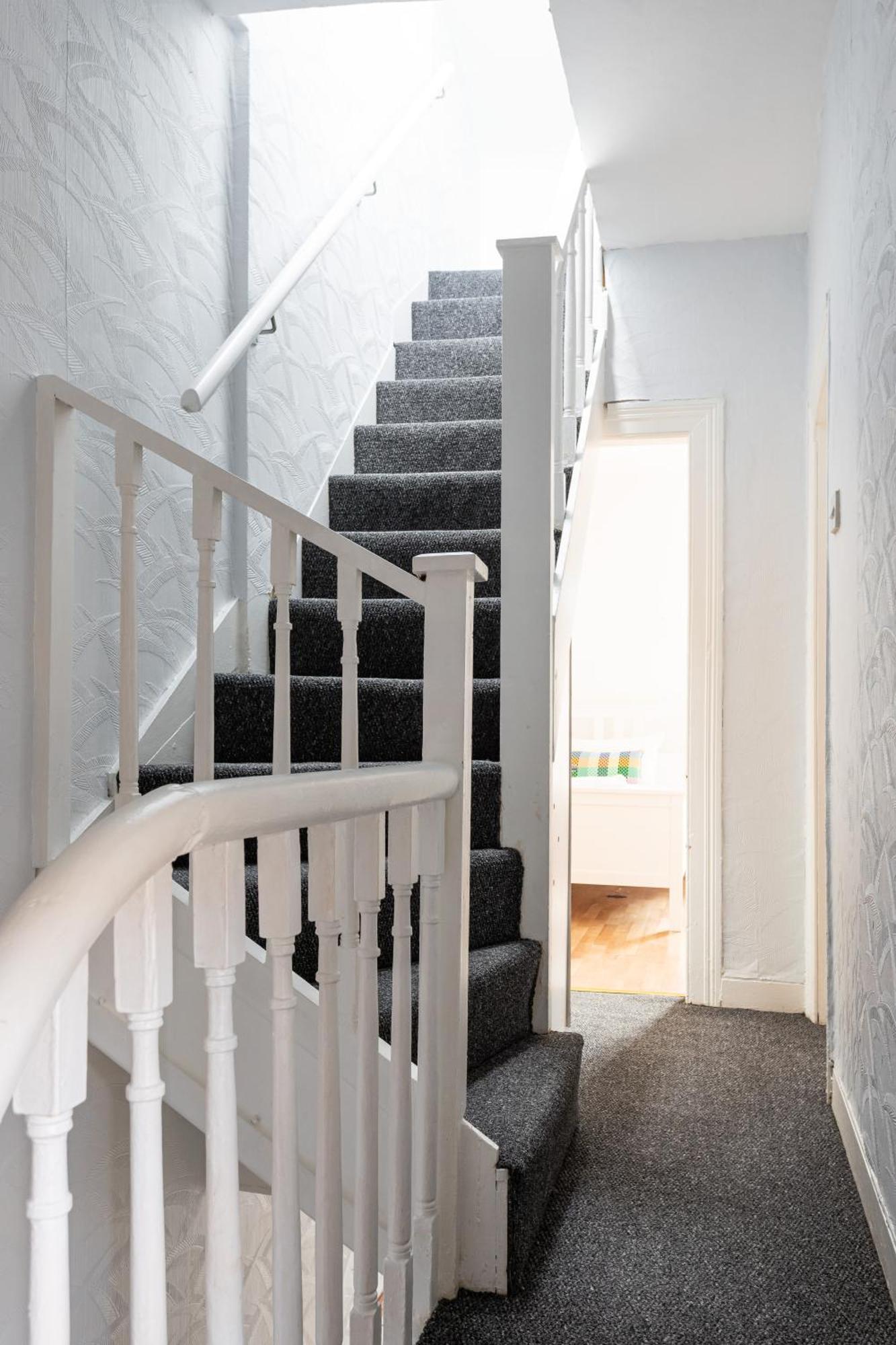 - 3 Bedroom Cosy - Walking Distance To Holiday home Belfast