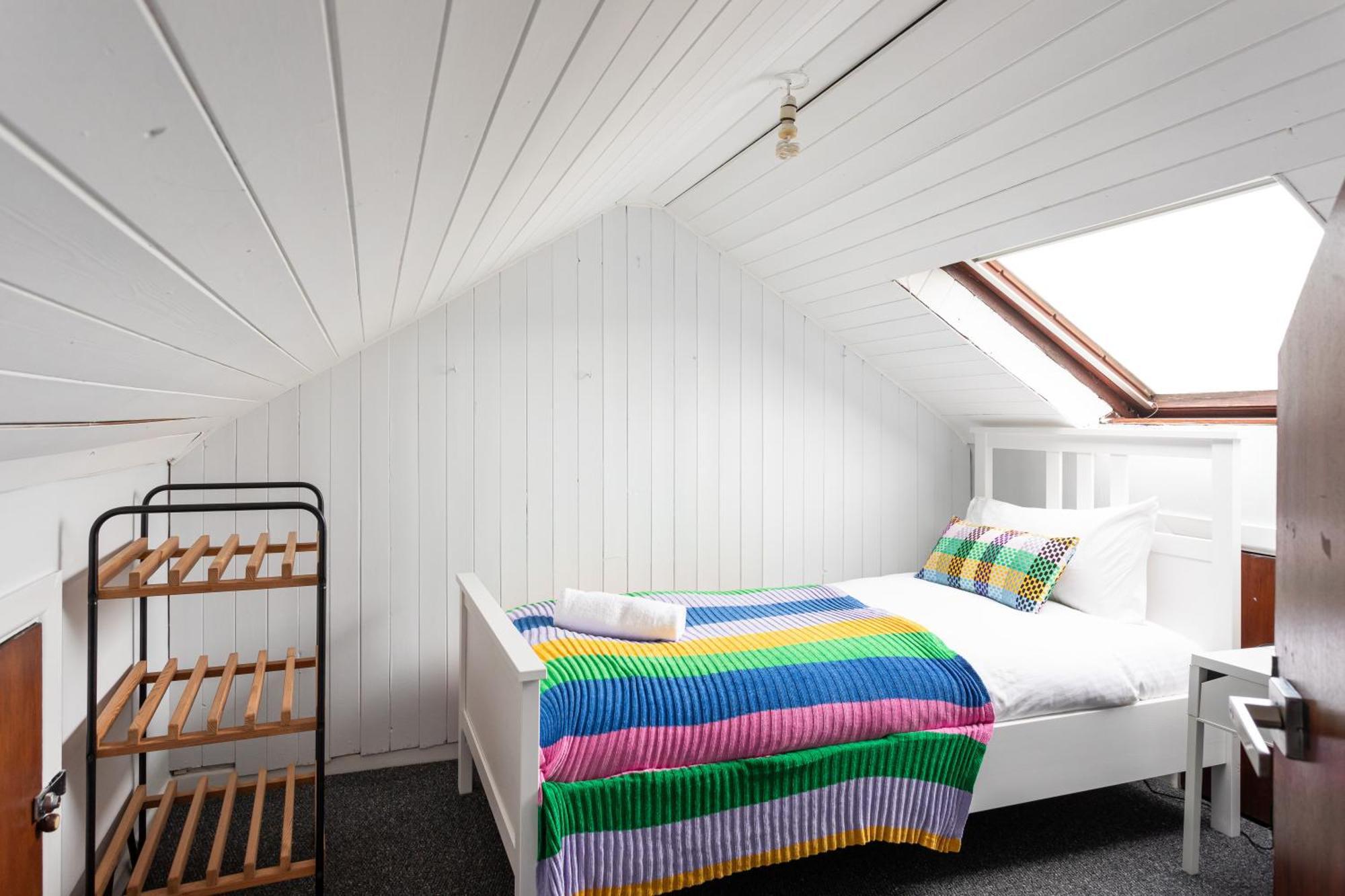 Holiday home - 3 Bedroom Cosy - Walking Distance To *