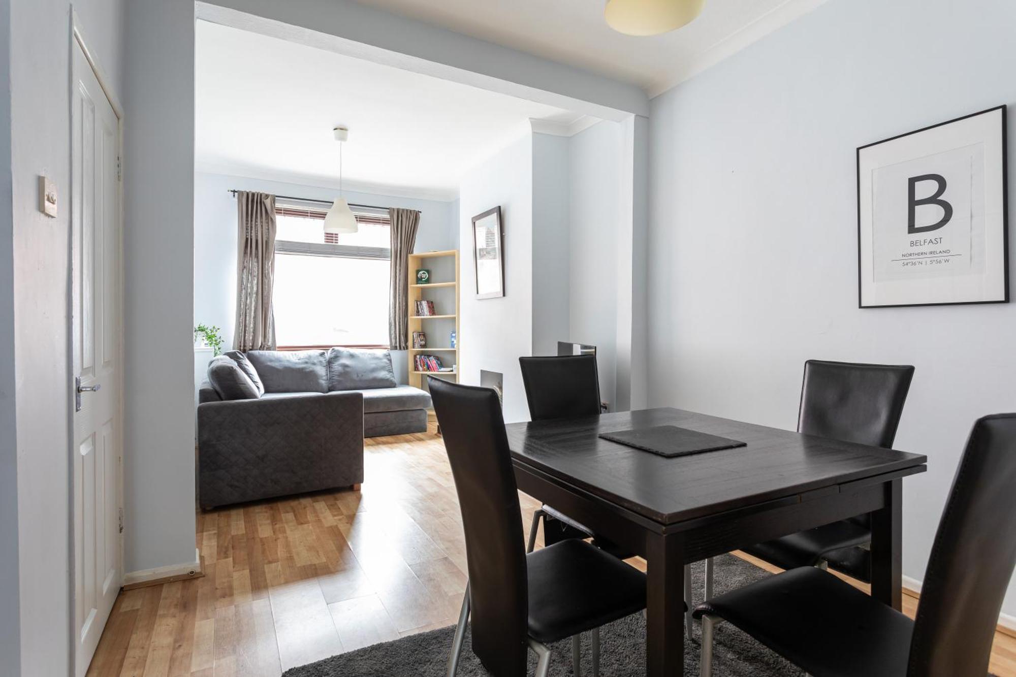 - 3 Bedroom Cosy - Walking Distance To Holiday home Belfast