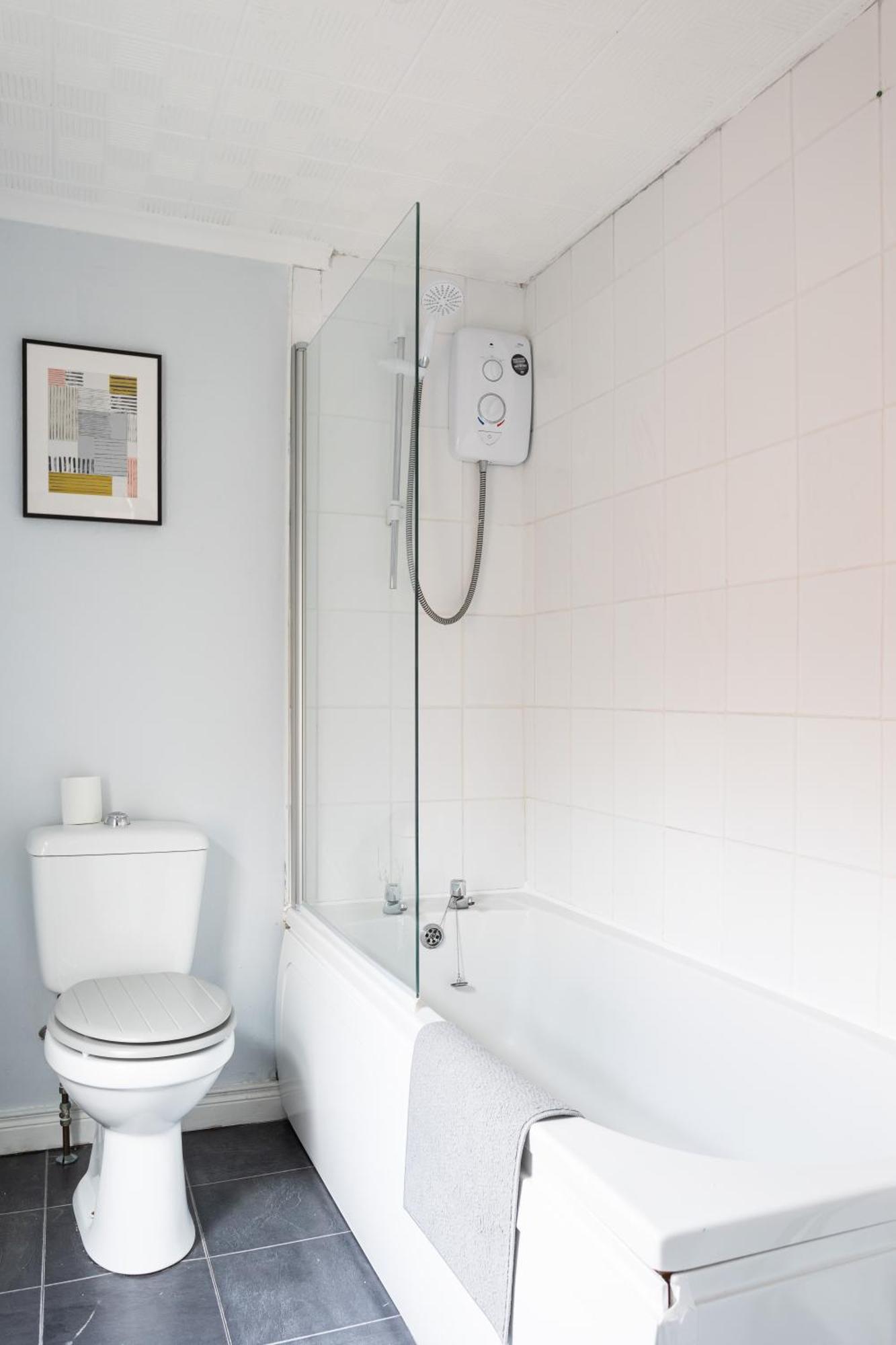 - 3 Bedroom Cosy - Walking Distance To Belfast
