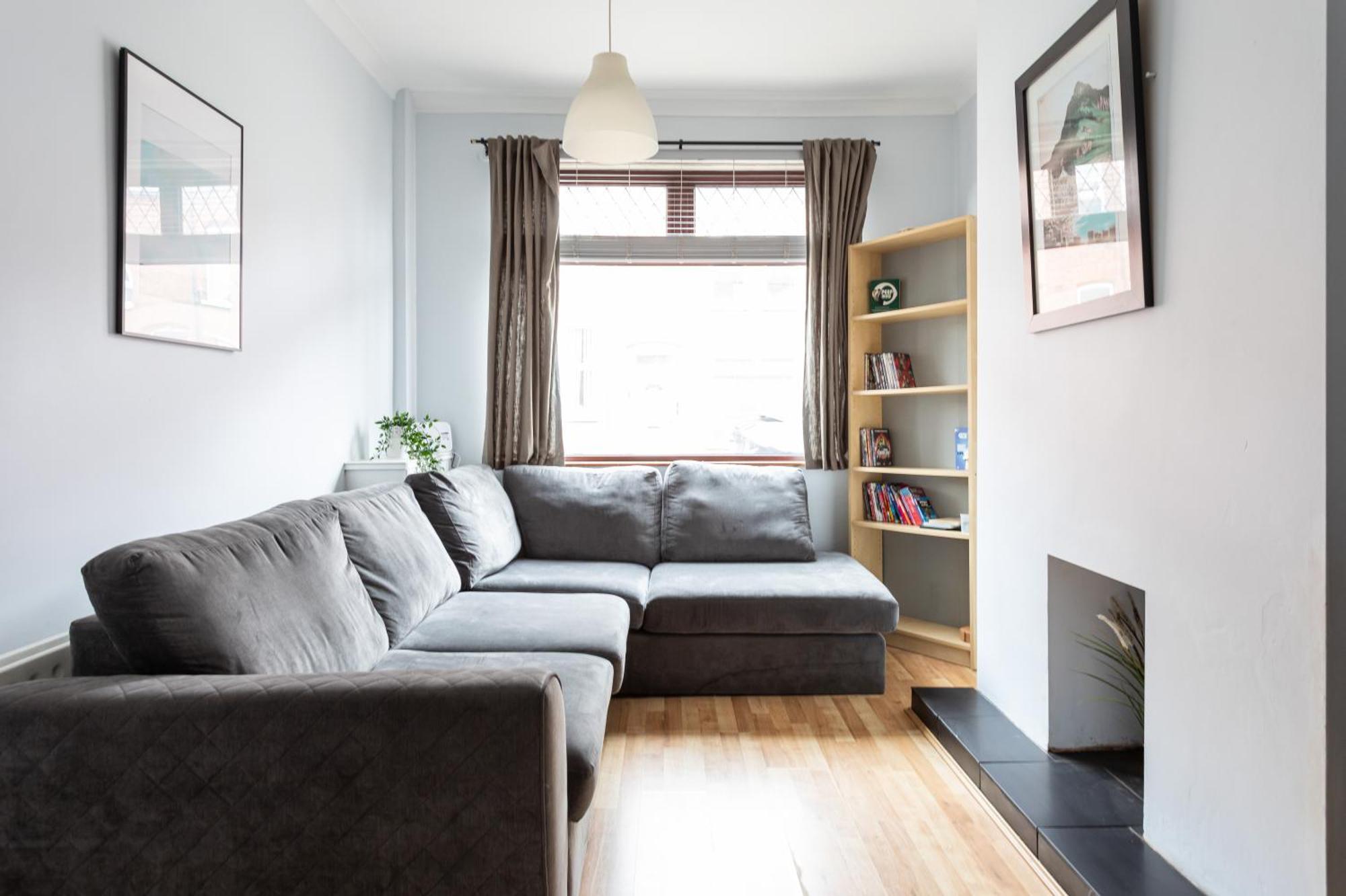 Holiday home - 3 Bedroom Cosy - Walking Distance To *