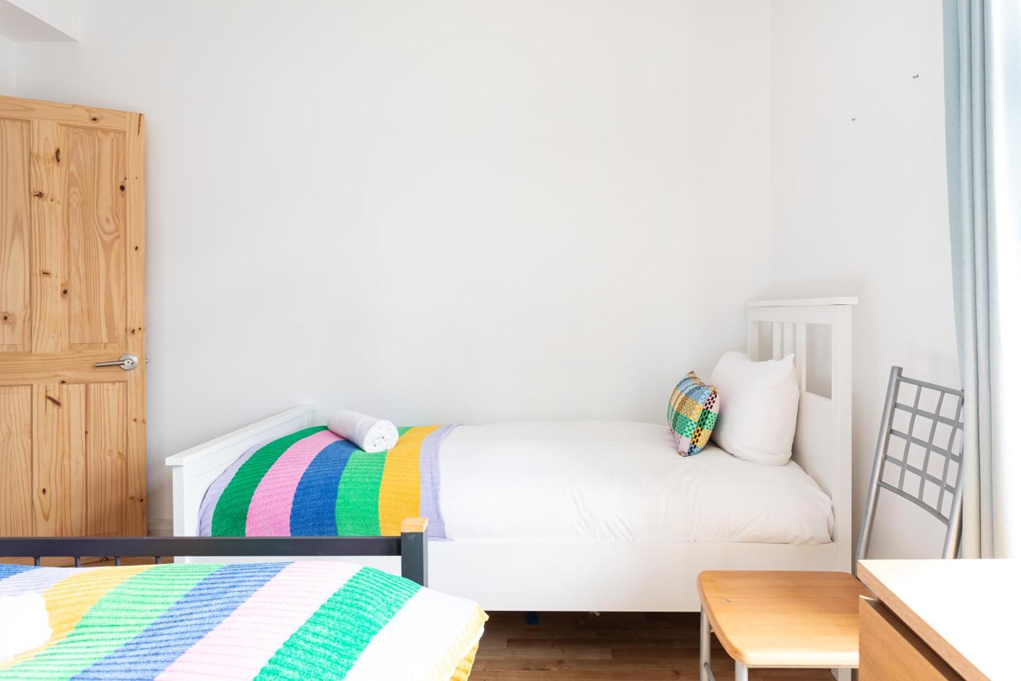 - 3 Bedroom Cosy - Walking Distance To Holiday home *